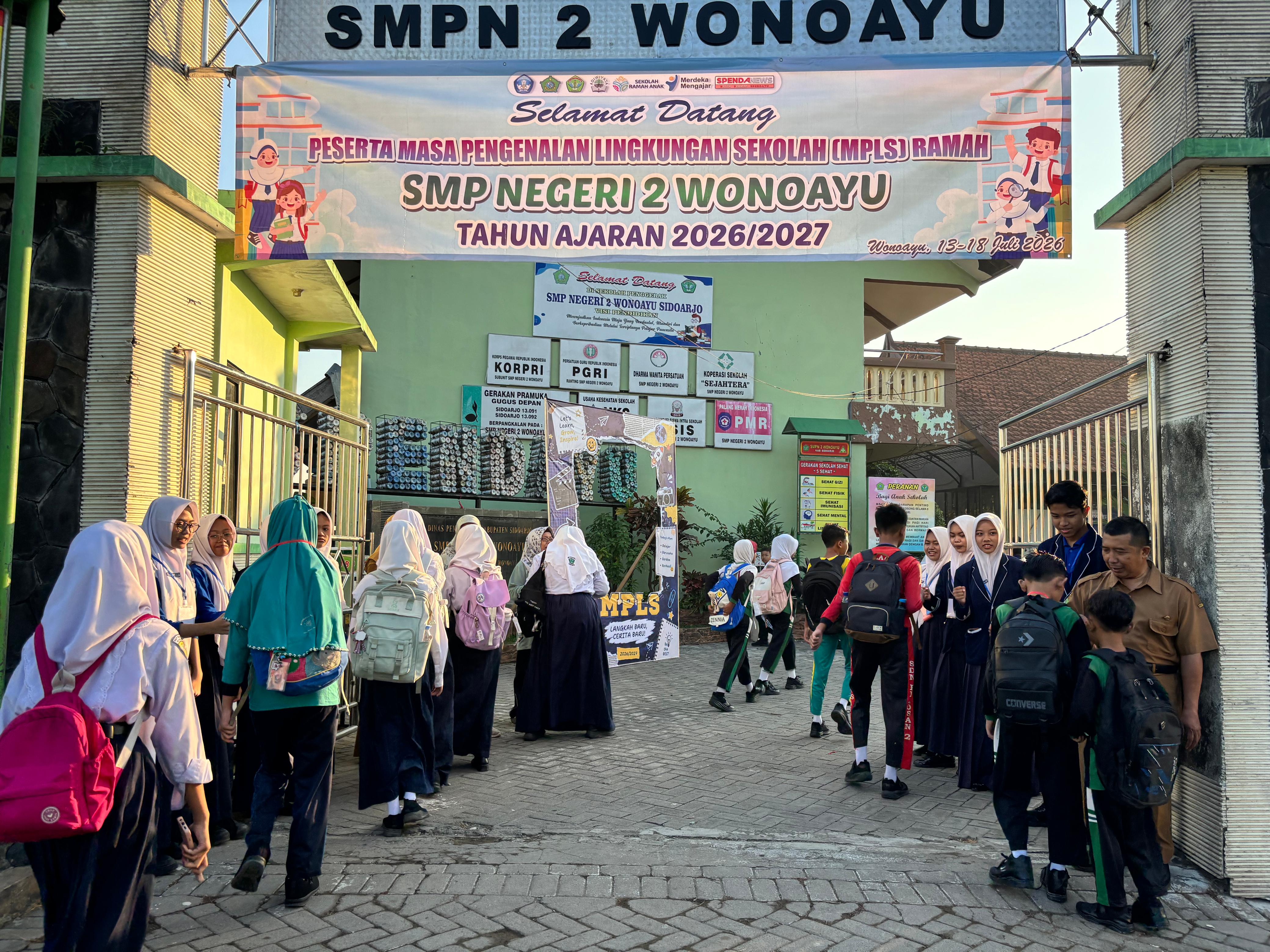 Suasana lingkungan sekolah